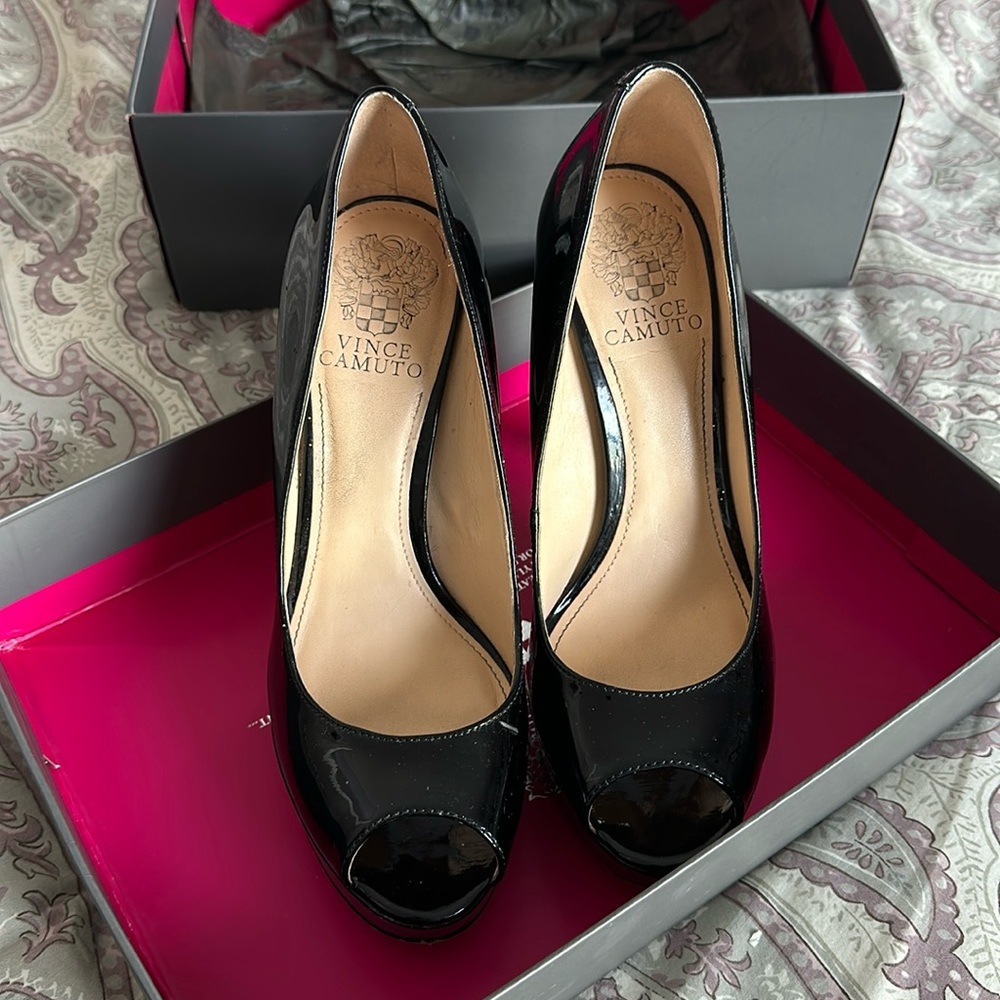 Vince Camuto Peep Toe Heel Size 7.5 in Original Packaging